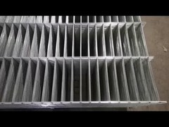 Q235 Σιδηρουργικό σύρμα συγκολλημένο με δίχτυ για κατασκευές 650g/m2